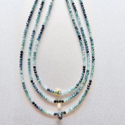 Colliers Blau